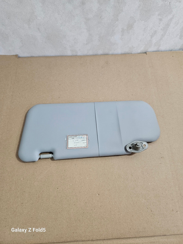 تصویر آفتابگیر ریو رنگ طوسی سمت چپ